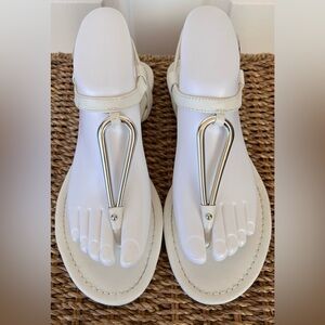 BCBG Generation Funky Leather Thong‎ Sandals White Size 7.5M